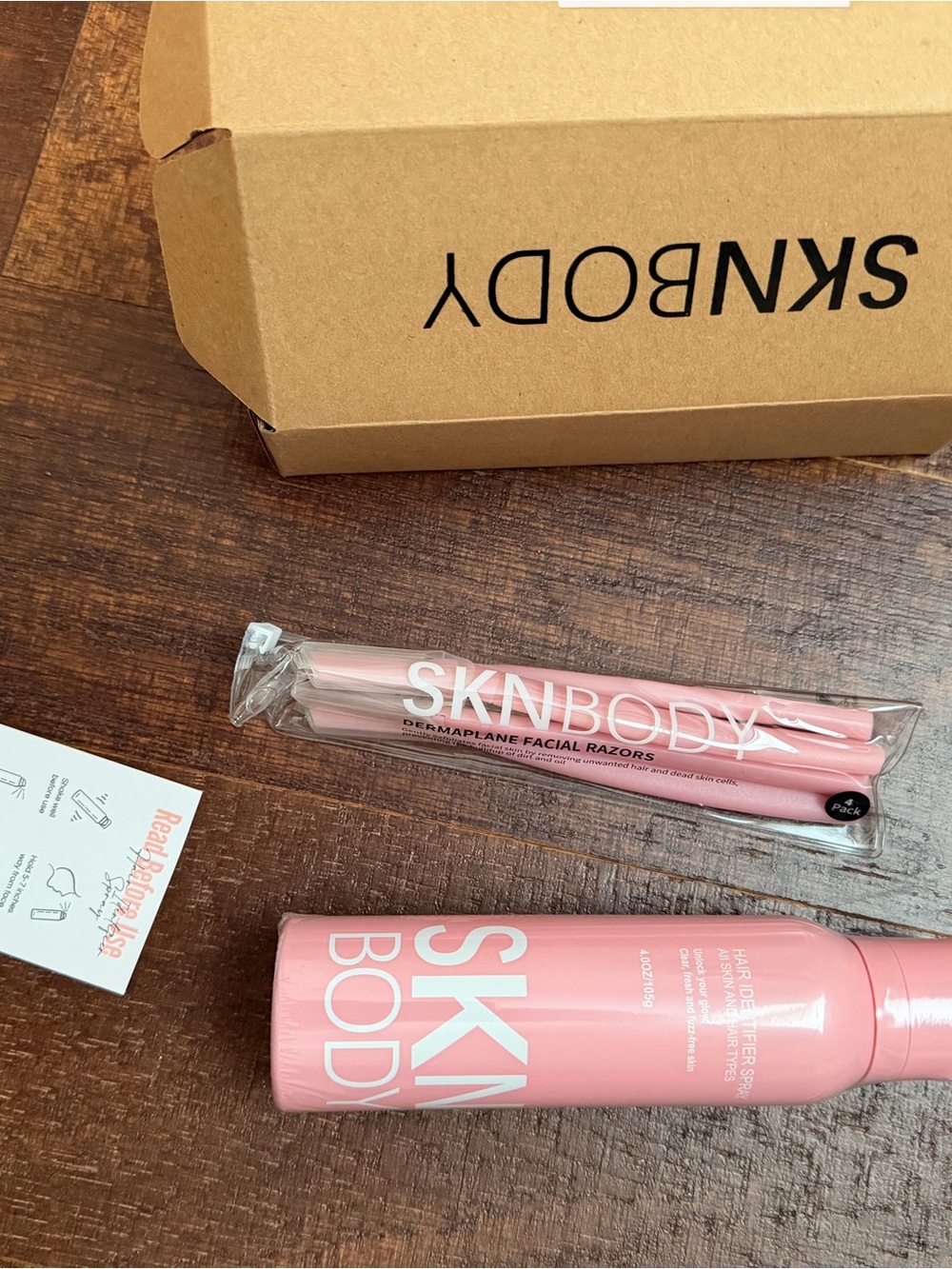 SKNBODY Dermaplane Facial Razors & Prep Spray